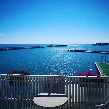 B&B La Baia Sea Rooms 比谢列 外观 照片