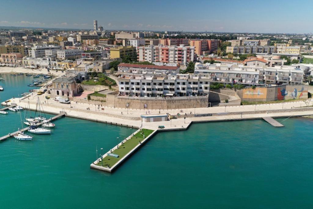 B&B La Baia Sea Rooms 比谢列 外观 照片