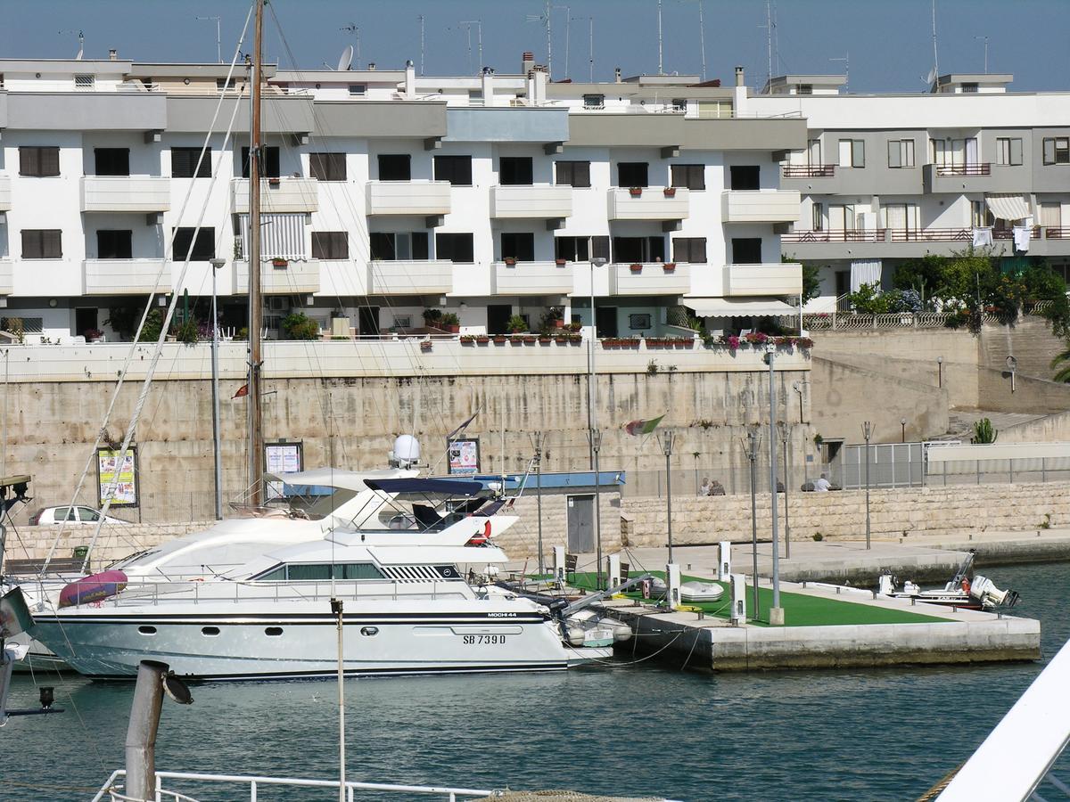 B&B La Baia Sea Rooms 比谢列 外观 照片