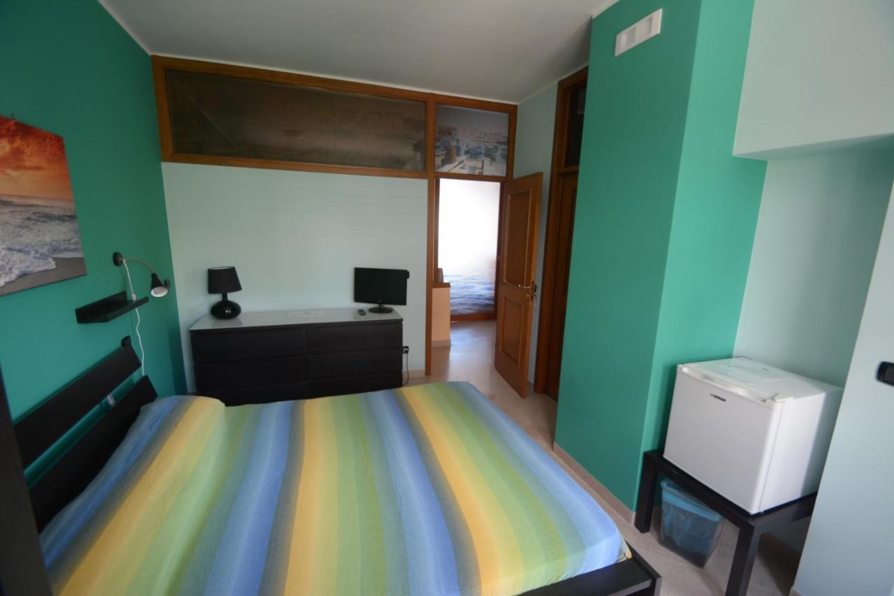 B&B La Baia Sea Rooms 比谢列 外观 照片